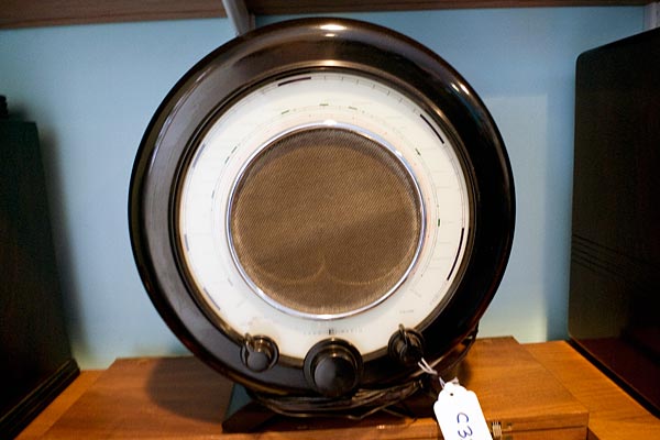 round radio