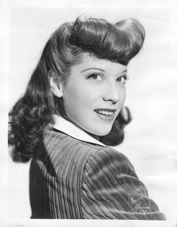 Dinah Shore, circa 1942 - ds42